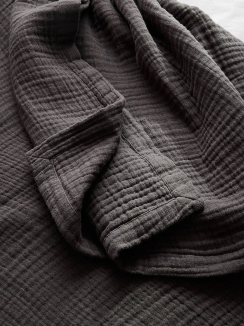 Quince Organic Cotton Full/Queen Blanket in Charcoal - Picture 4 of 5